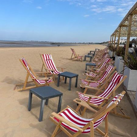 Acadie Saint Victor - Hotel Restaurant - Face Mer - Chatelaillon Plage Esterno foto