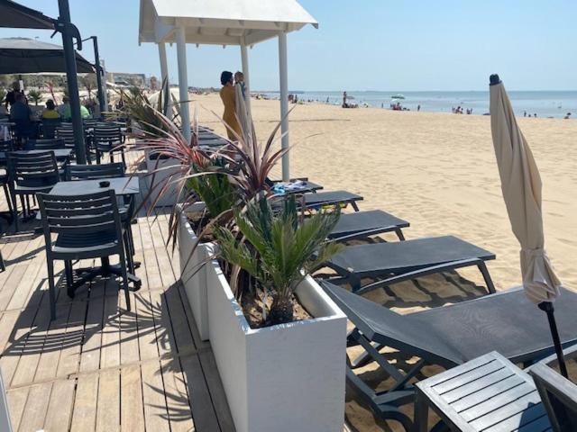 Acadie Saint Victor - Hotel Restaurant - Face Mer - Chatelaillon Plage Esterno foto