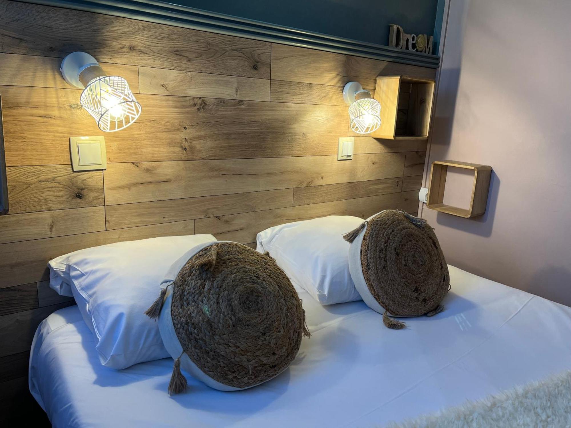 Acadie Saint Victor - Hotel Restaurant - Face Mer - Chatelaillon Plage Esterno foto