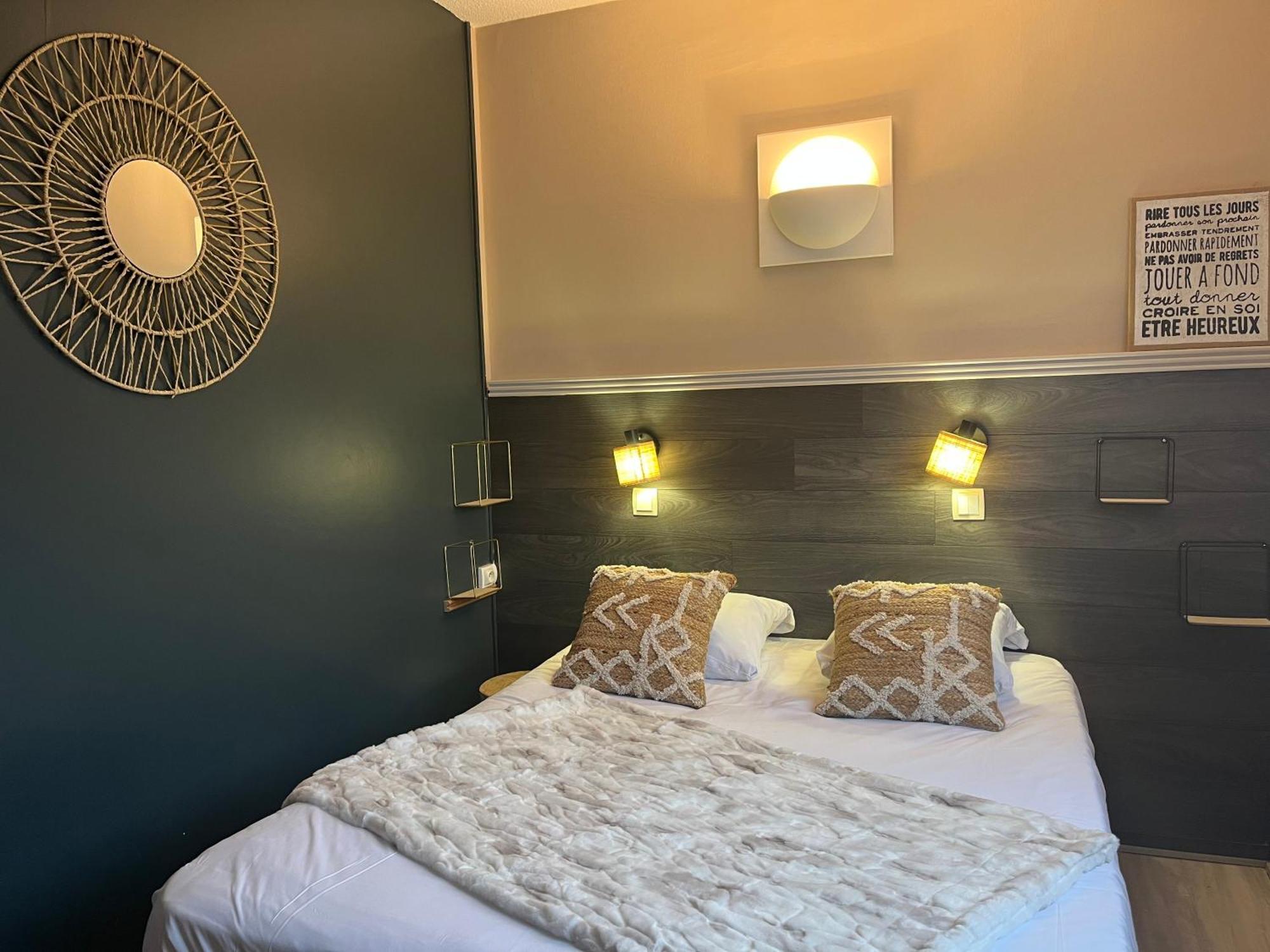 Acadie Saint Victor - Hotel Restaurant - Face Mer - Chatelaillon Plage Esterno foto