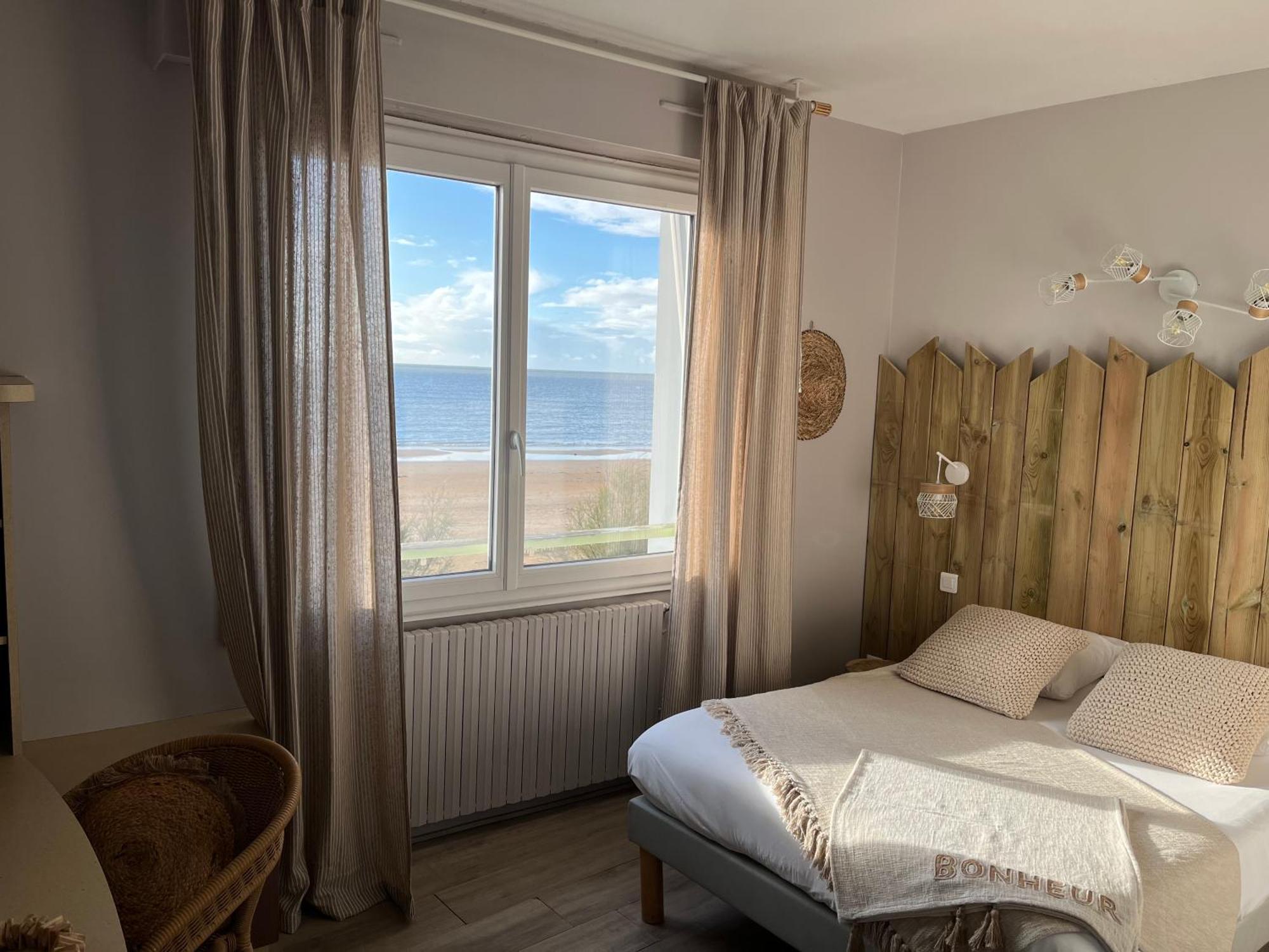 Acadie Saint Victor - Hotel Restaurant - Face Mer - Chatelaillon Plage Esterno foto