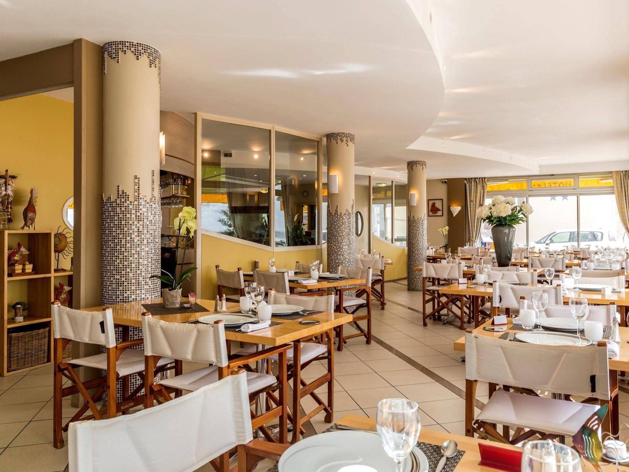 Acadie Saint Victor - Hotel Restaurant - Face Mer - Chatelaillon Plage Esterno foto