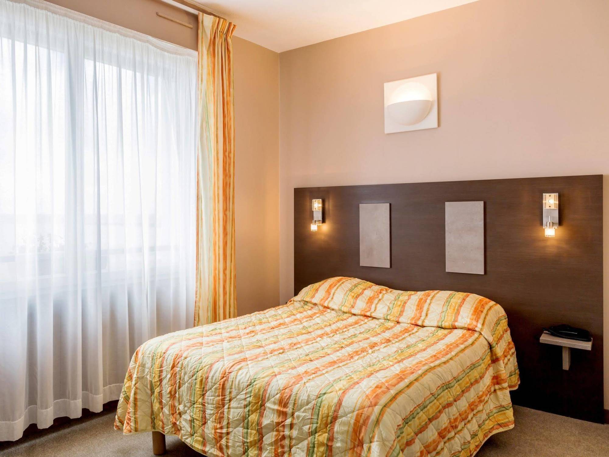 Acadie Saint Victor - Hotel Restaurant - Face Mer - Chatelaillon Plage Esterno foto