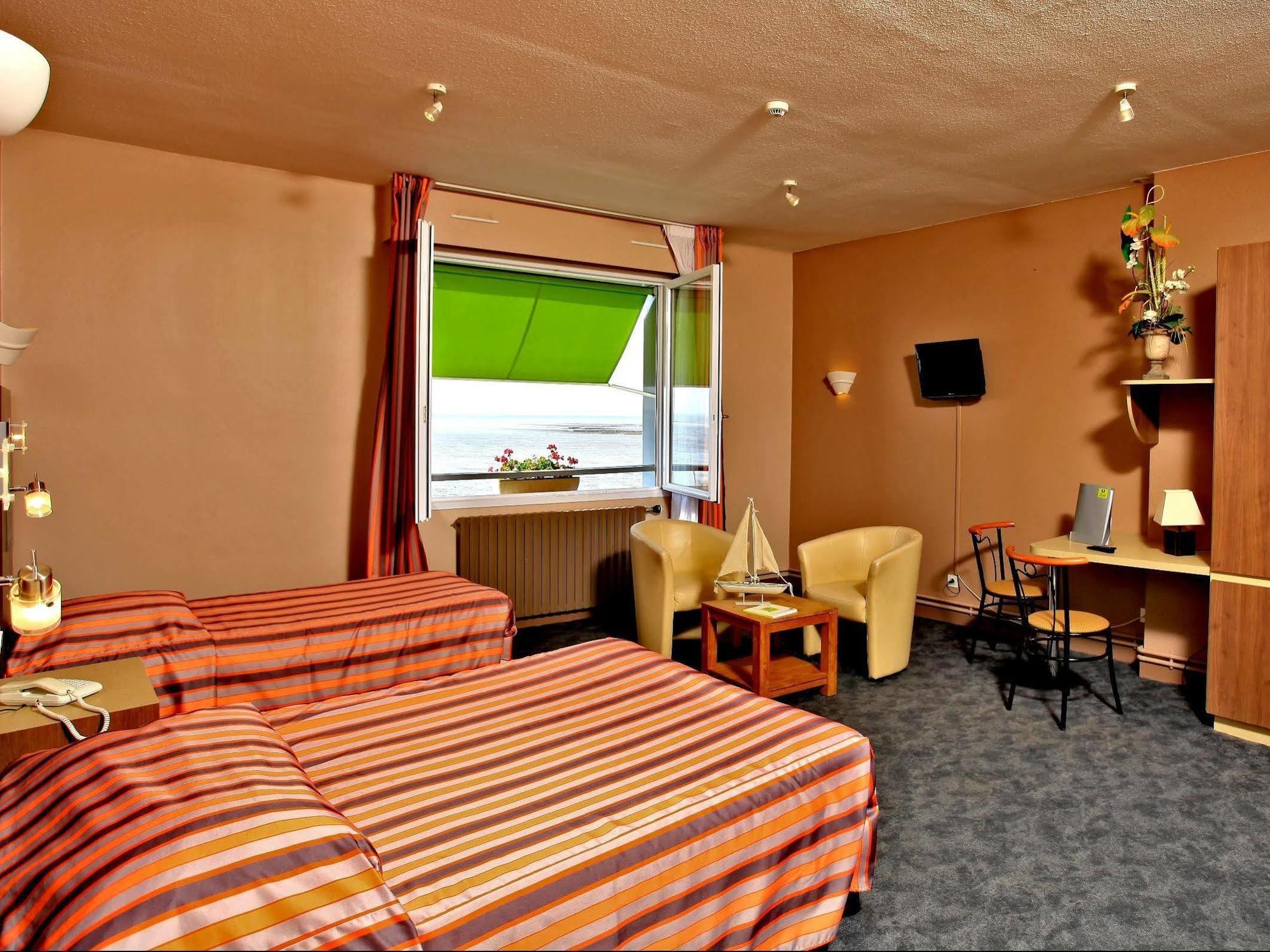 Acadie Saint Victor - Hotel Restaurant - Face Mer - Chatelaillon Plage Esterno foto